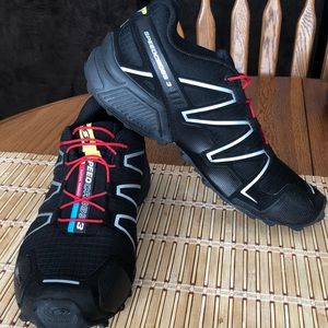Salomon Speedcross men’s 9 1/2 US